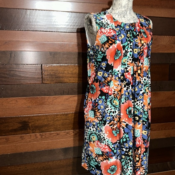 Relativity Pleated Scoop Neck Multi Colored Floral Midi Dress - Picture 2 of 10